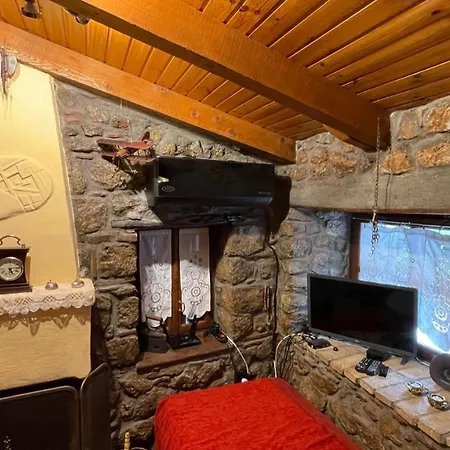 Agoriani Art Studio - Sweet Little Cottage Lilaia Exterior photo