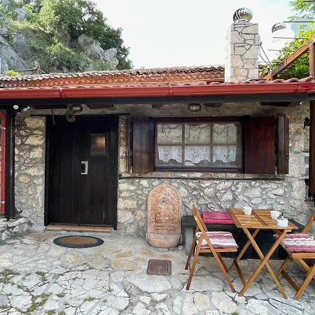Agoriani Art Studio - Sweet Little Cottage Lilaia Exterior photo