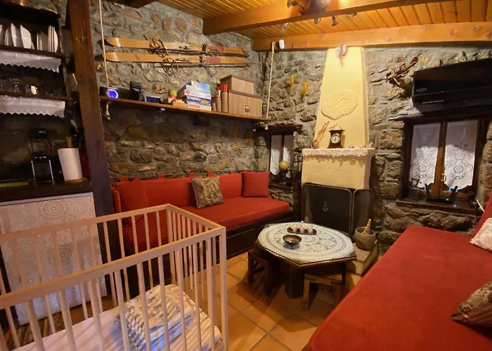 Agoriani Art Studio - Sweet Little Cottage