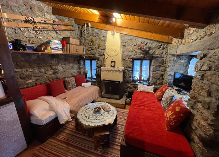 Agoriani Art Studio - Sweet Little Cottage