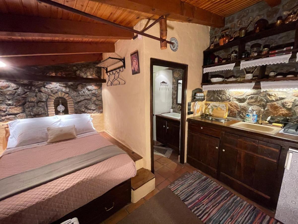 Agoriani Art - Sweet Little Holiday home Lilaia